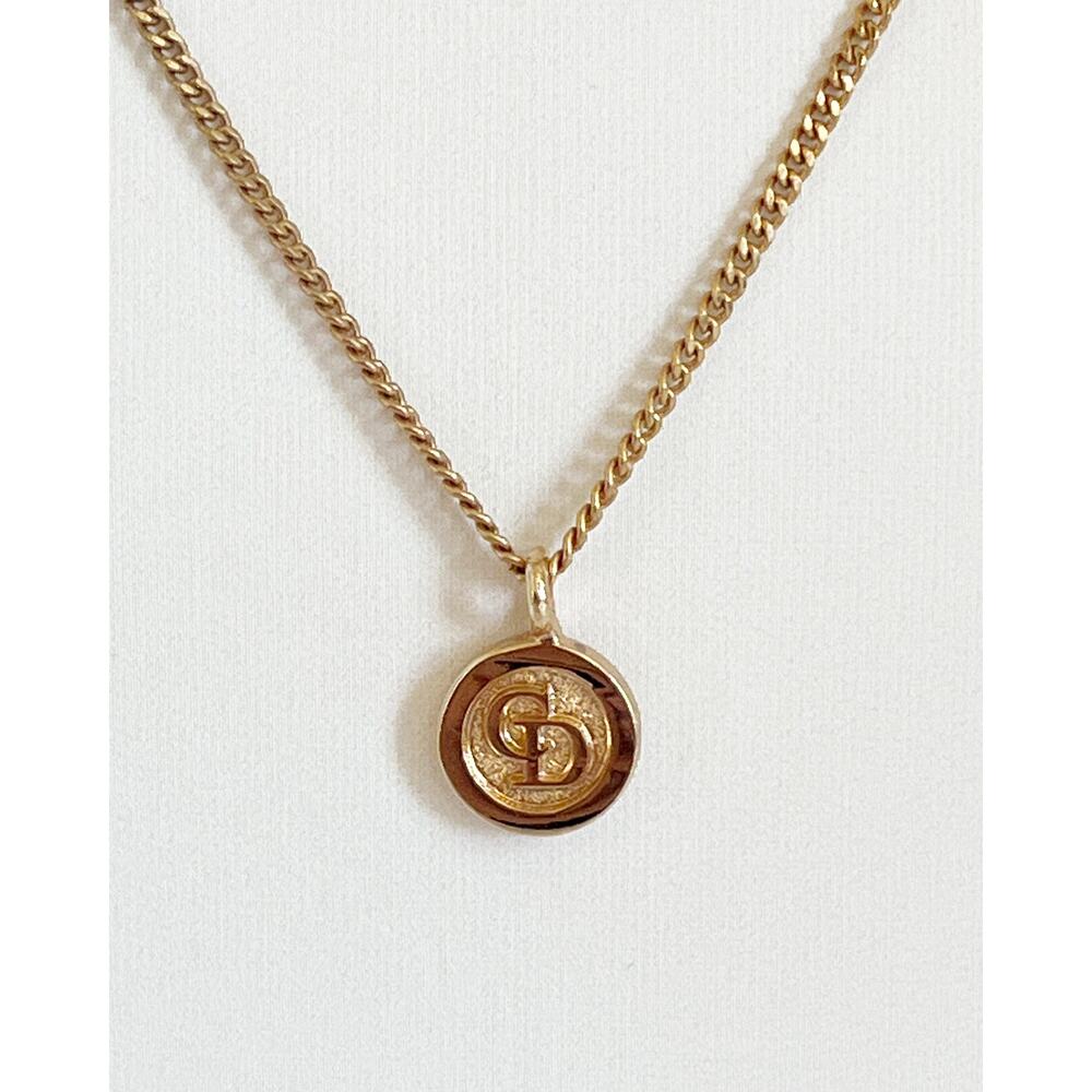 Christian Dior Interlocking Gold Circle Pendant Necklace - Picture 2 of 10